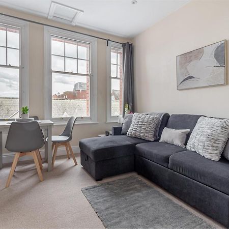 Guest Homes - Trinity Apartment Worcester Bagian luar foto