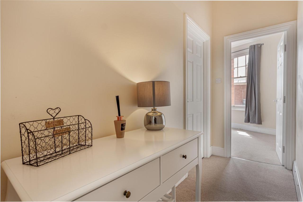 Guest Homes - Trinity Apartment Worcester Bagian luar foto