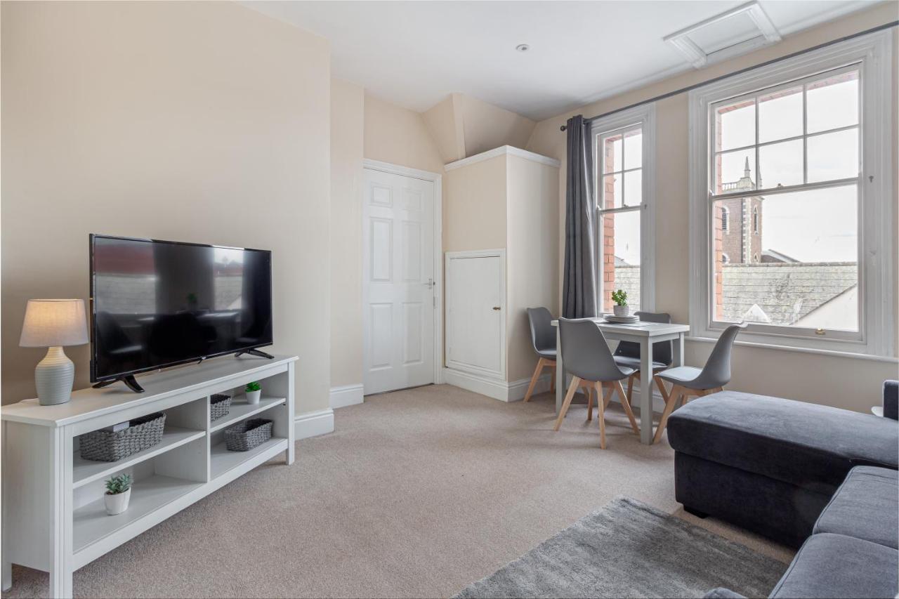 Guest Homes - Trinity Apartment Worcester Bagian luar foto