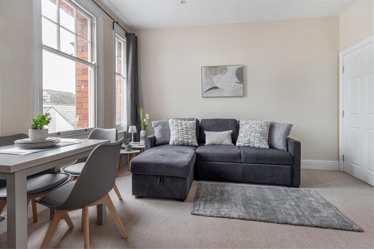 Guest Homes - Trinity Apartment Worcester Bagian luar foto