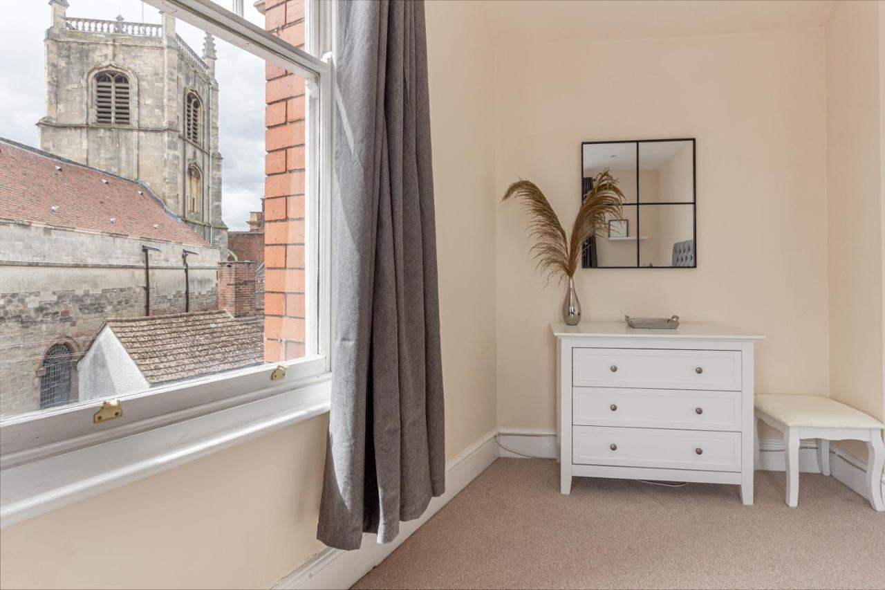 Guest Homes - Trinity Apartment Worcester Bagian luar foto