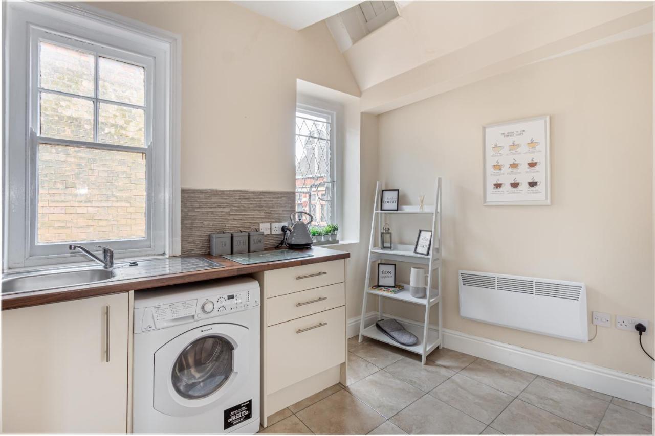 Guest Homes - Trinity Apartment Worcester Bagian luar foto